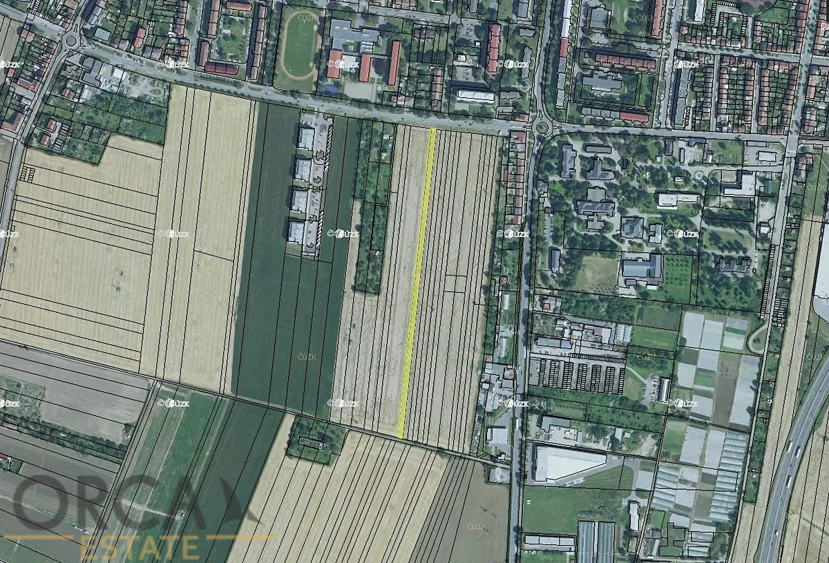 Prodej podílu 1/2 stavebního pozemku 1801 m²